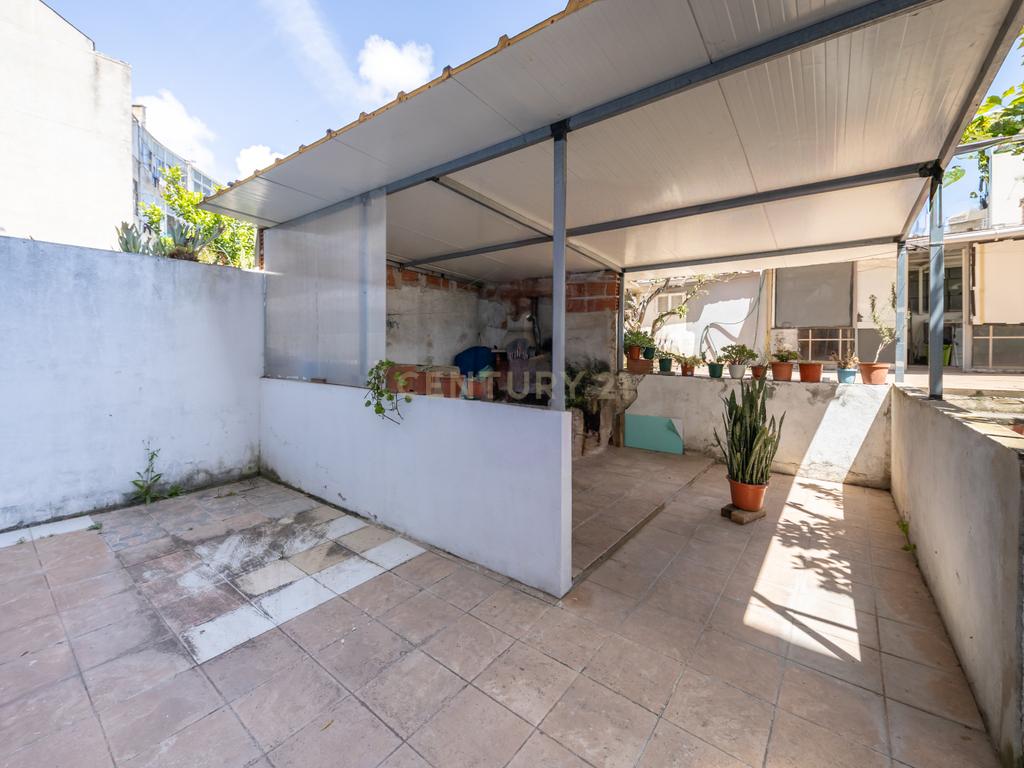Apartamento T3 no Feijó com logradouro de 261 m2 - Image 34