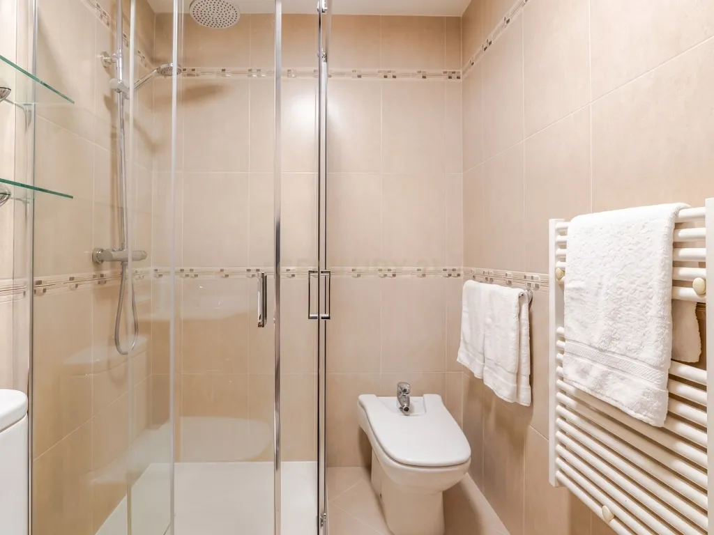 Apartamento T2 na Senhora da Hora, Matosinhos - Image 7