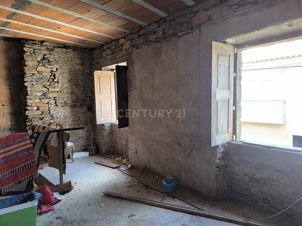 Armazém em Pré-Construção de Moradia em Quintanilha - 50.000€ - Image 4