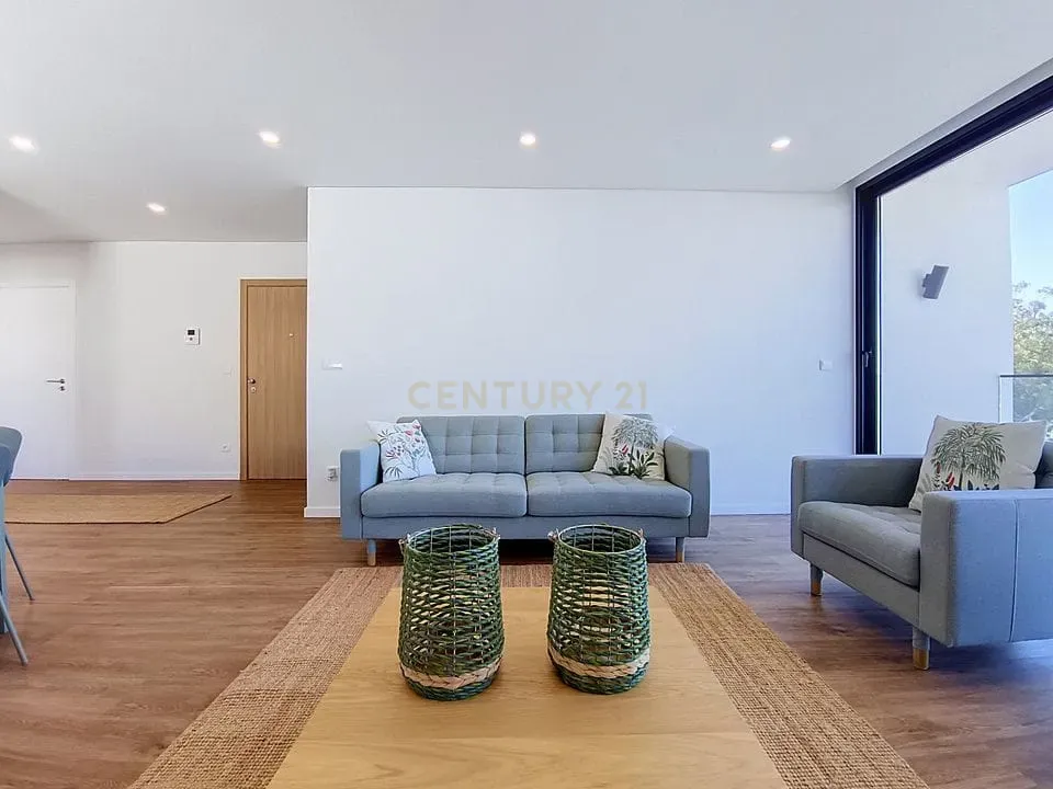 Fotografia 5 de Apartamento T2 Novo Mobilado com Vista Mar – Lagoa | São Miguel