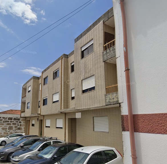 T3 com lugar de garagem à Estação da Travagem - Image 3
