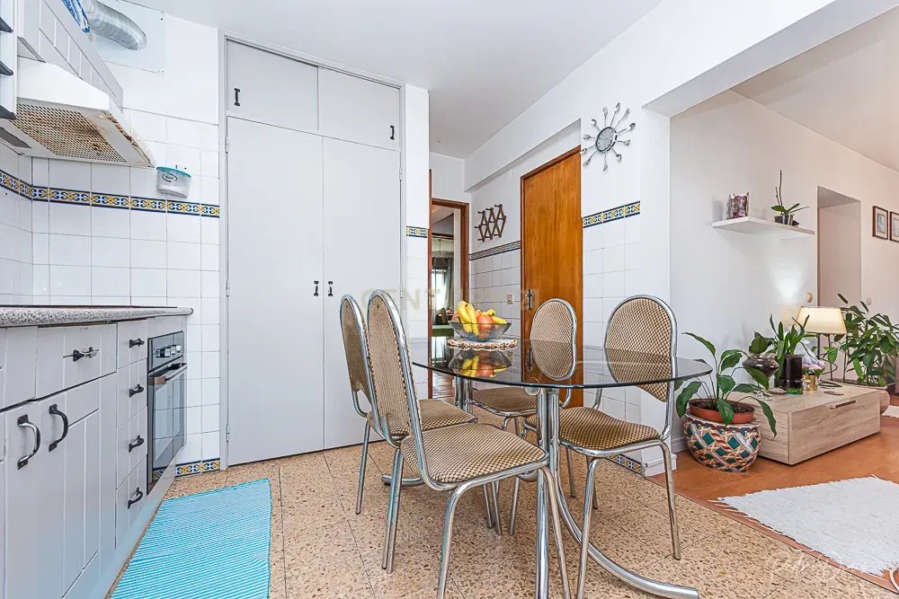 Fotografia 8 de Apartamento de 4 assoalhadas c/ Varanda ESTADO IMACULADO!
