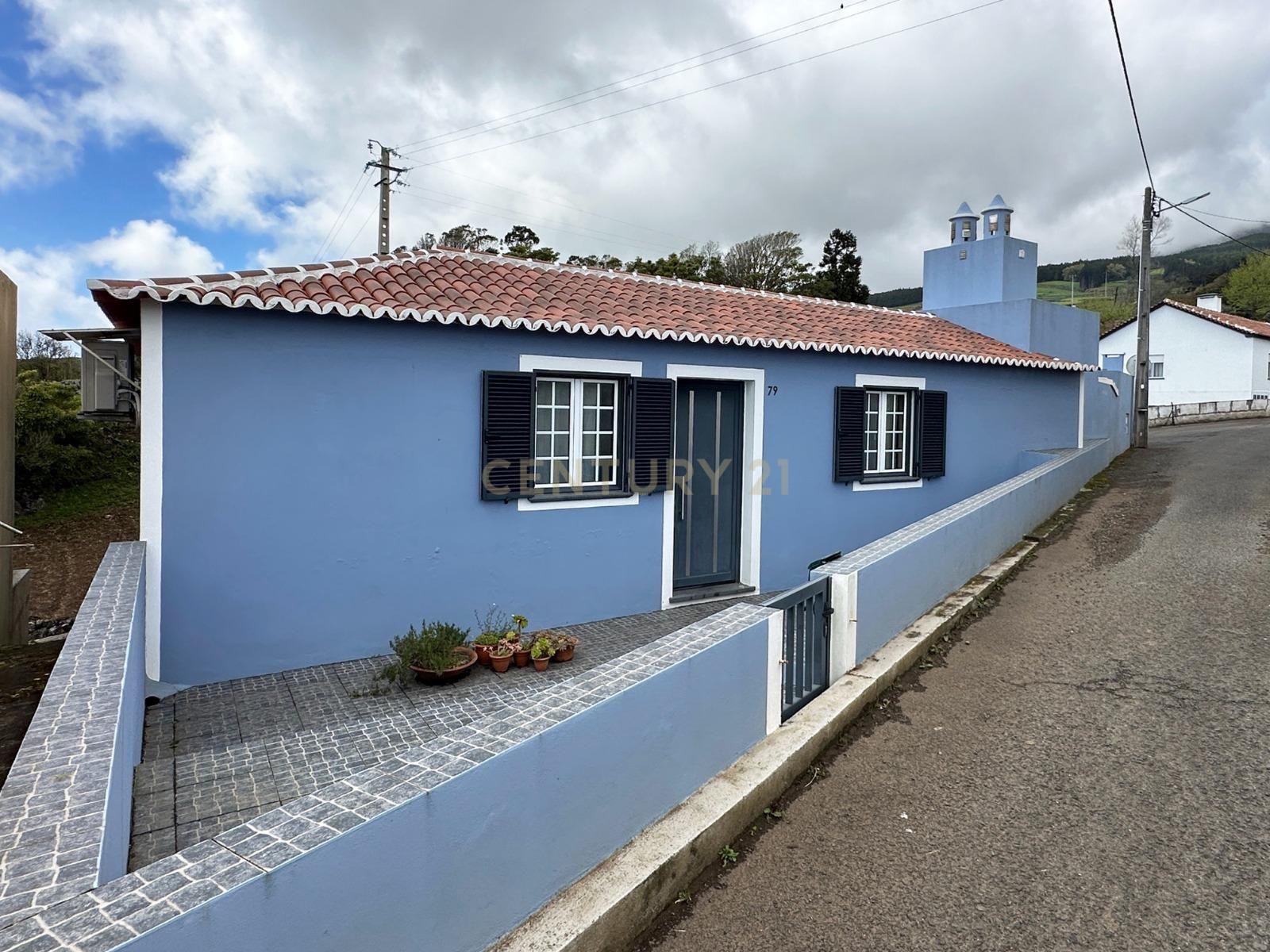 Moradia T2 na freguesia de Santa Bárbara- ilha Terceira - Image 2