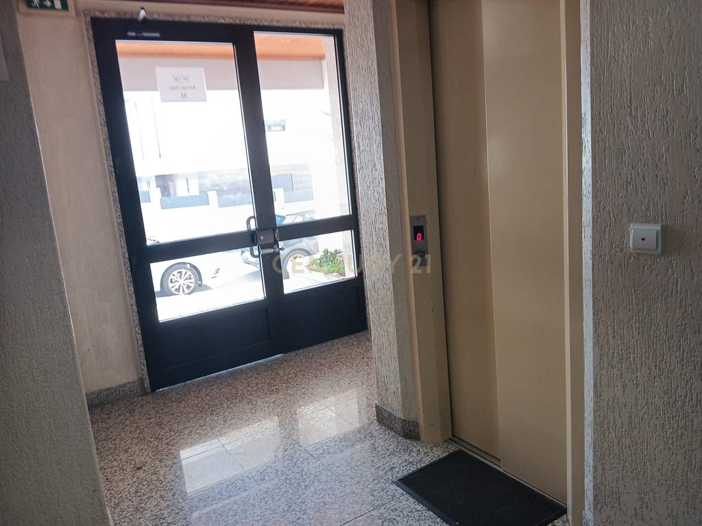 T3 com Suite/Garagem e Arrecadação - Vialonga - Image 5