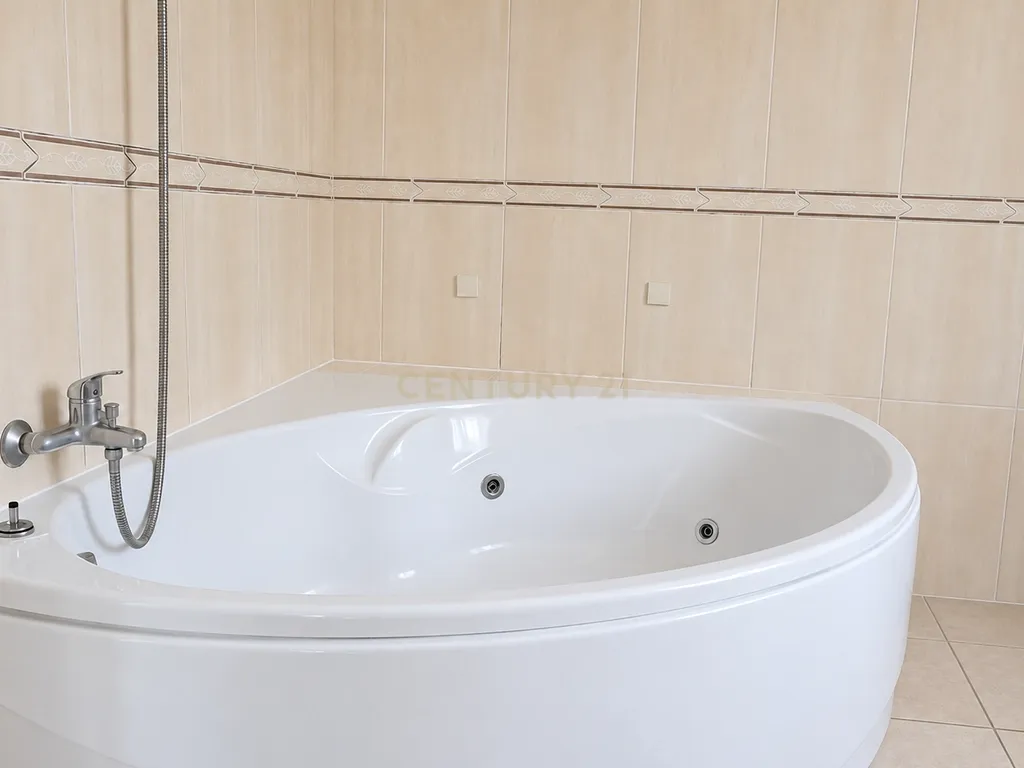 Moradia T4 com Piscina, Espaço Gourmet e Excelente Exposição Solar - Image 32