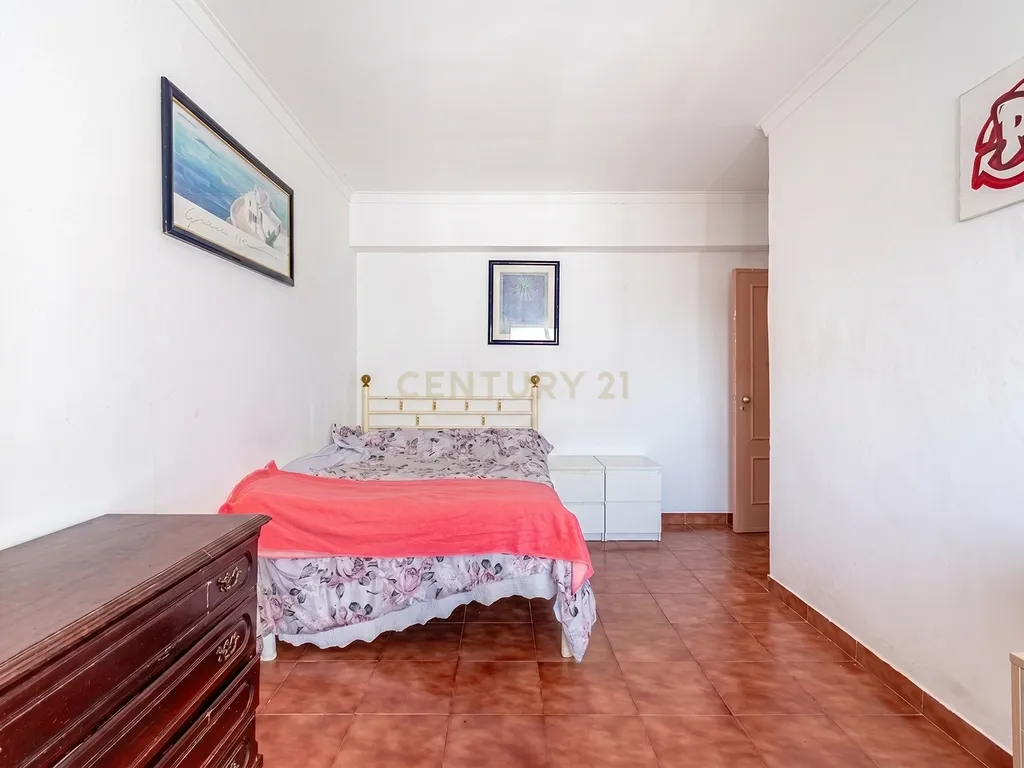 Apartamento T2+1 na Arroja com Varanda e Elevador - Image 2