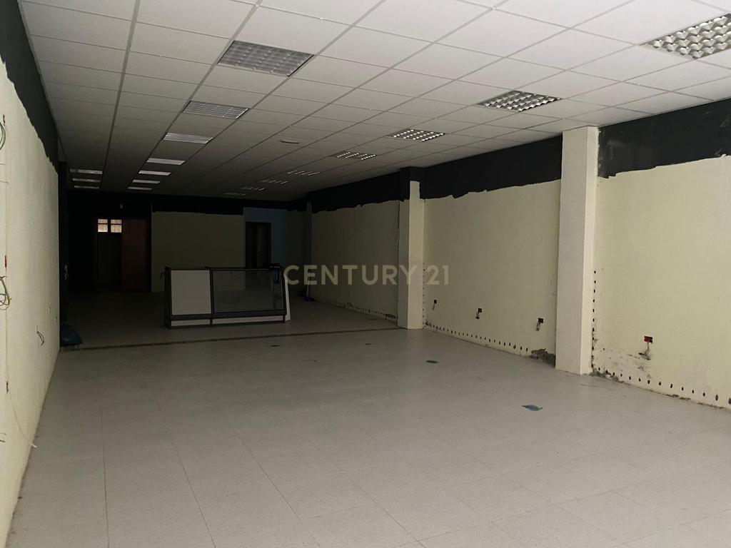 🏢✨ Loja comercial no centro de Oñati – 206 m² cheios de potencial - Image 4
