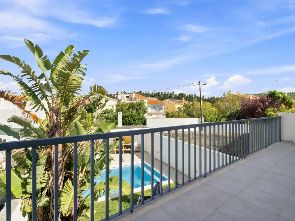 Moradia T4 +1 com piscina totalmente remodelada com painéis solares na Lourinhã ( São Bartolomeu dos Galegos) - Image 31