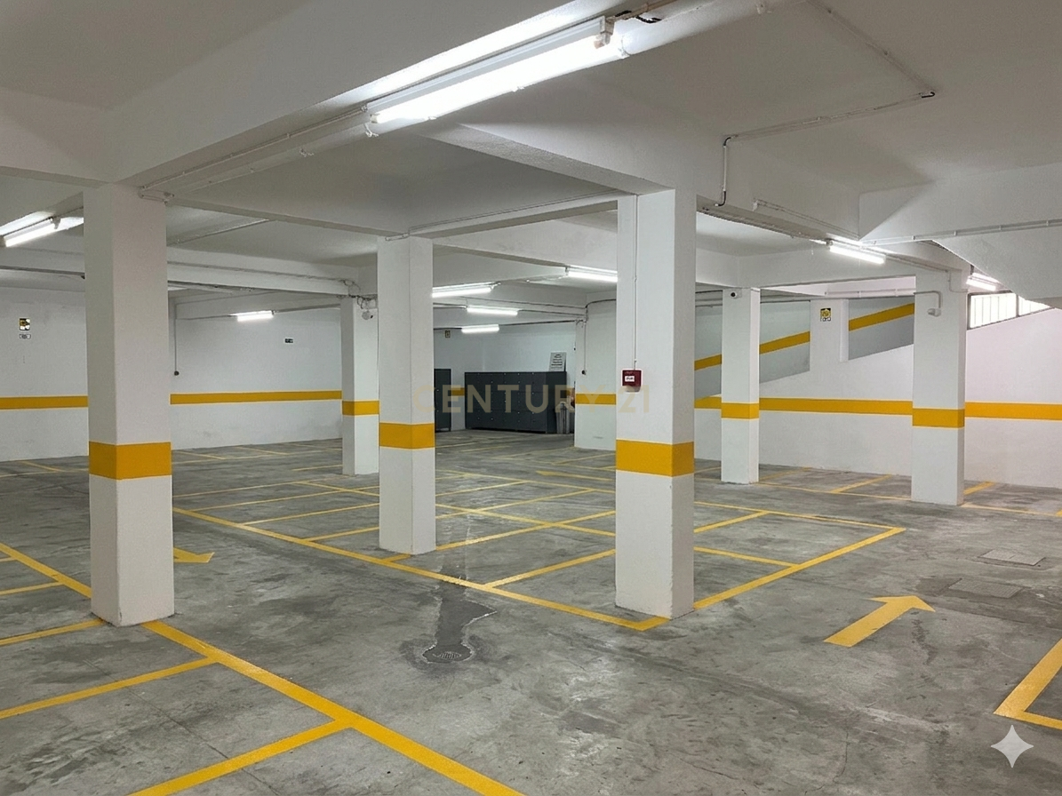 Fotografia 2 de Garagem e Armazém na Cova da Piedade em Almada