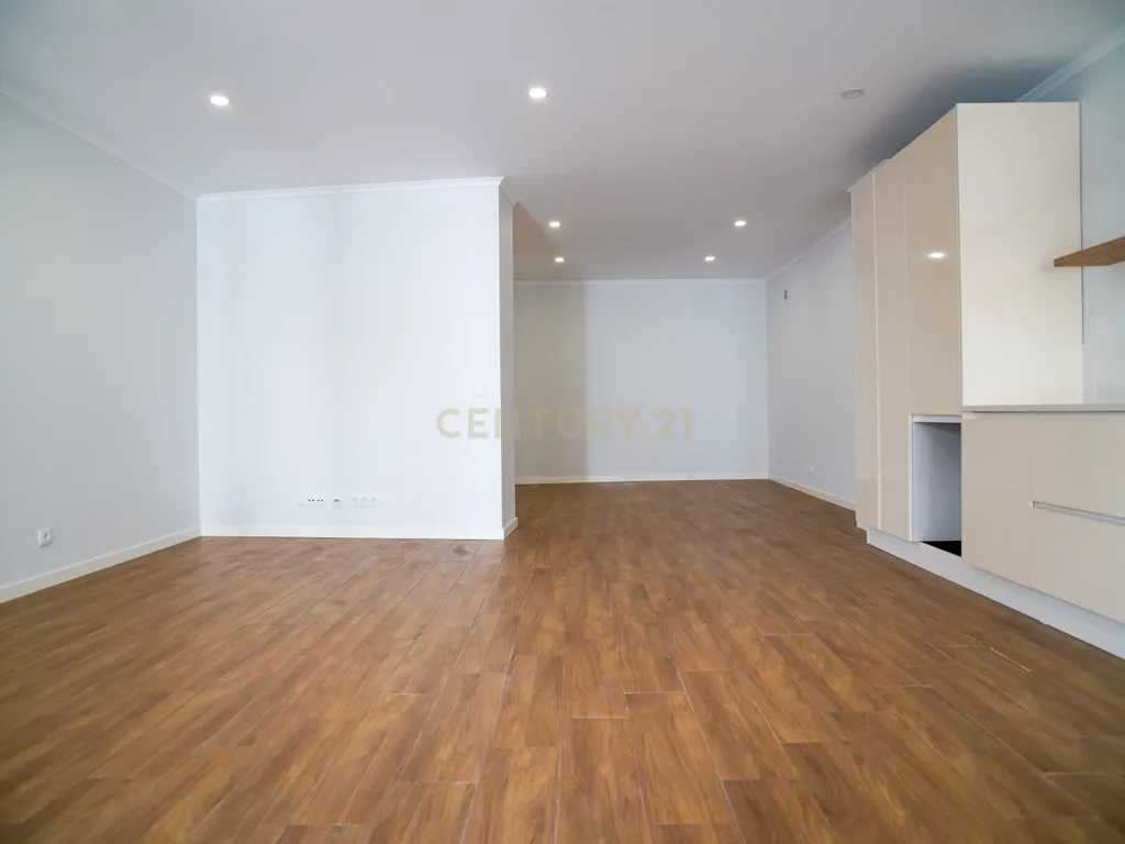 🌟 Apartamento T0 com 66 m² – No coração de Alcácer do Sal, junto ao rio 🌟 - Image 2