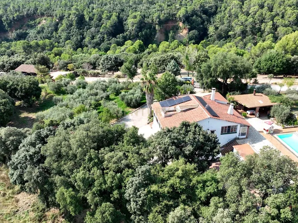 Exclusiva casa de campo com piscina em terreno de 24.136 m² junto a Matadepera – Vallès Occidental” - Image 4