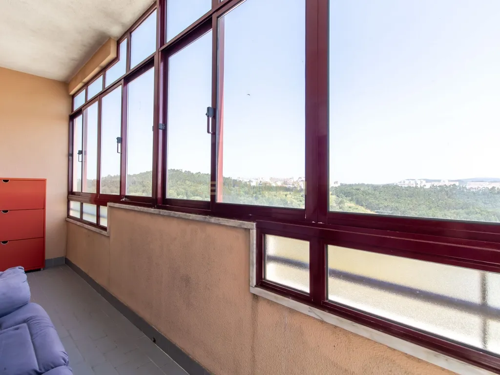 Apartamento T2 com suíte, varandas e garagem-  Cacém - Image 12