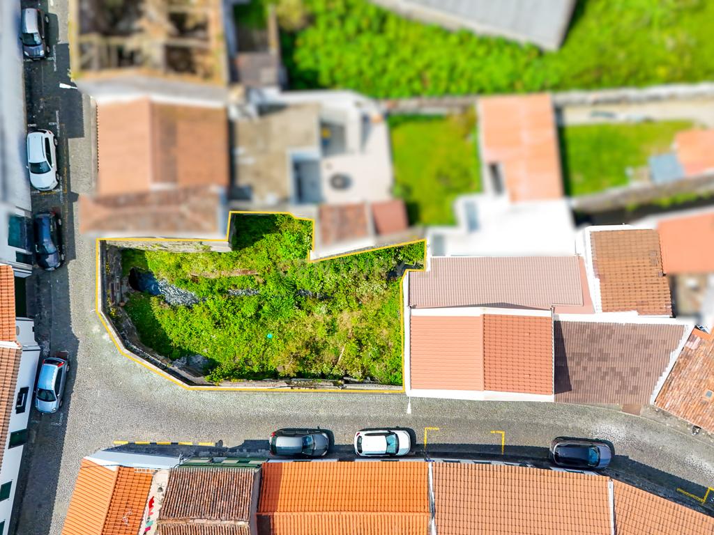 Oportunidade de Investimento - Ruína para Reabilitação no Centro da Ribeira Grande (Matriz) - Image 4