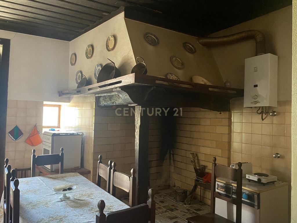 Casas Senhoriais Início Sec XIX + Terreno 4100m2 | 20 minutos de Coimbra - Image 18