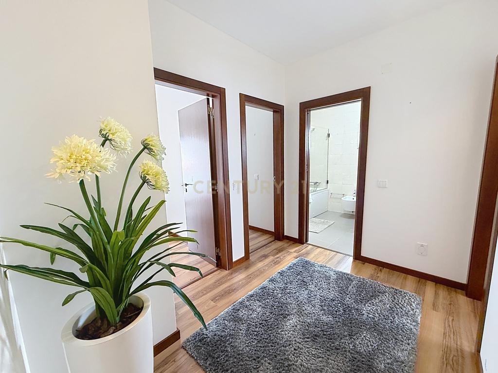 Apartamento T2 em Nazaré, Leiria - Perto da Praia e Comércio - Image 16
