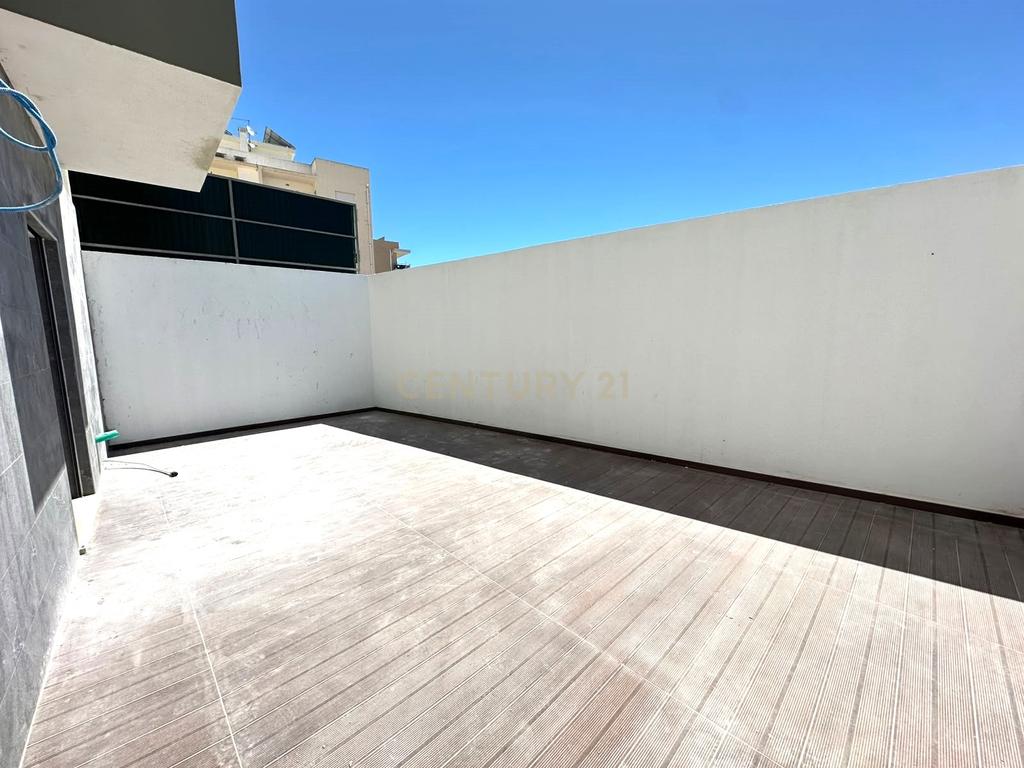 T2 NOVO EM OLHÃO | LOGRADOURO PRIVADO | CEDÊNCIA DE POSIÇÃO - Image 15