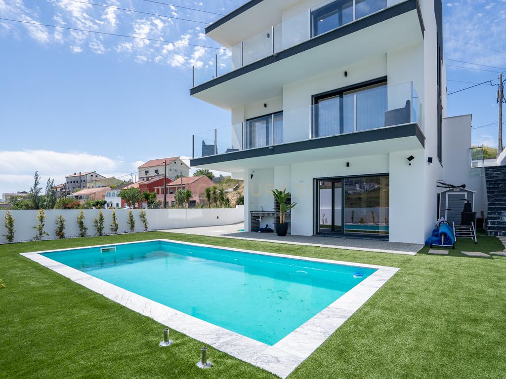 🌅 Moradia Nova com Vista Tejo, Piscina e Terraço Panorâmico a Poucos Minutos de Lisboa - Image 65