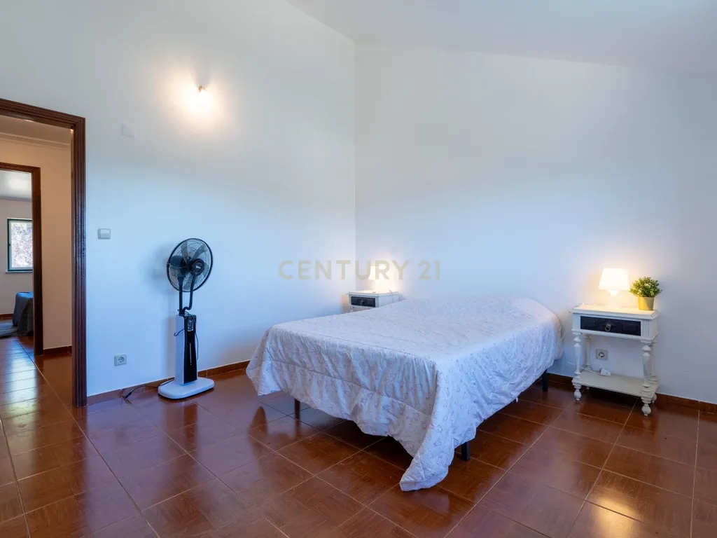 Espaço, Natureza e Tranquilidade: Moradia T6 em Cabril - Image 20