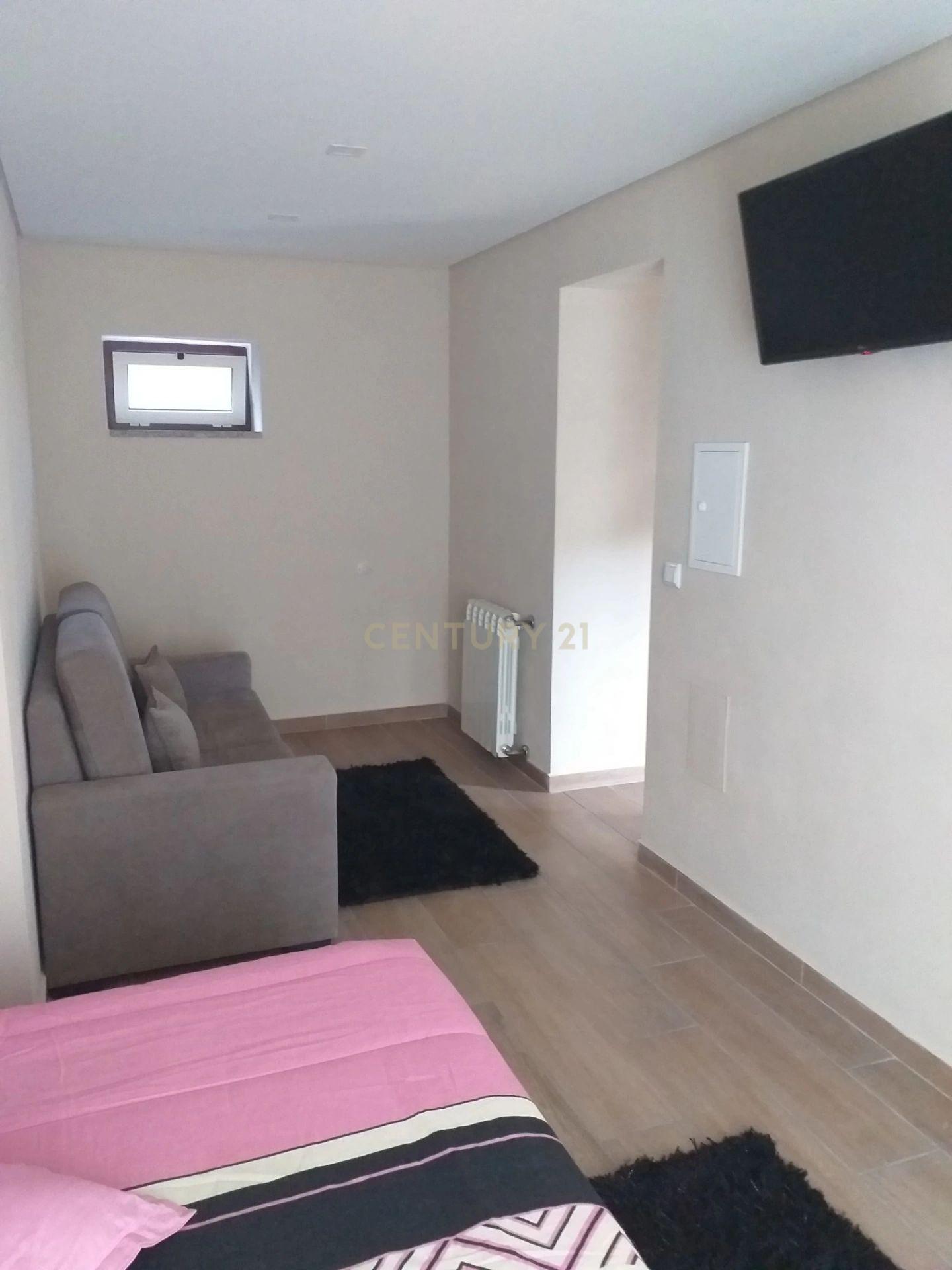 Casa com 3 Apartamentos na Vila do Gerês e 1000 m2 terreno - Image 31