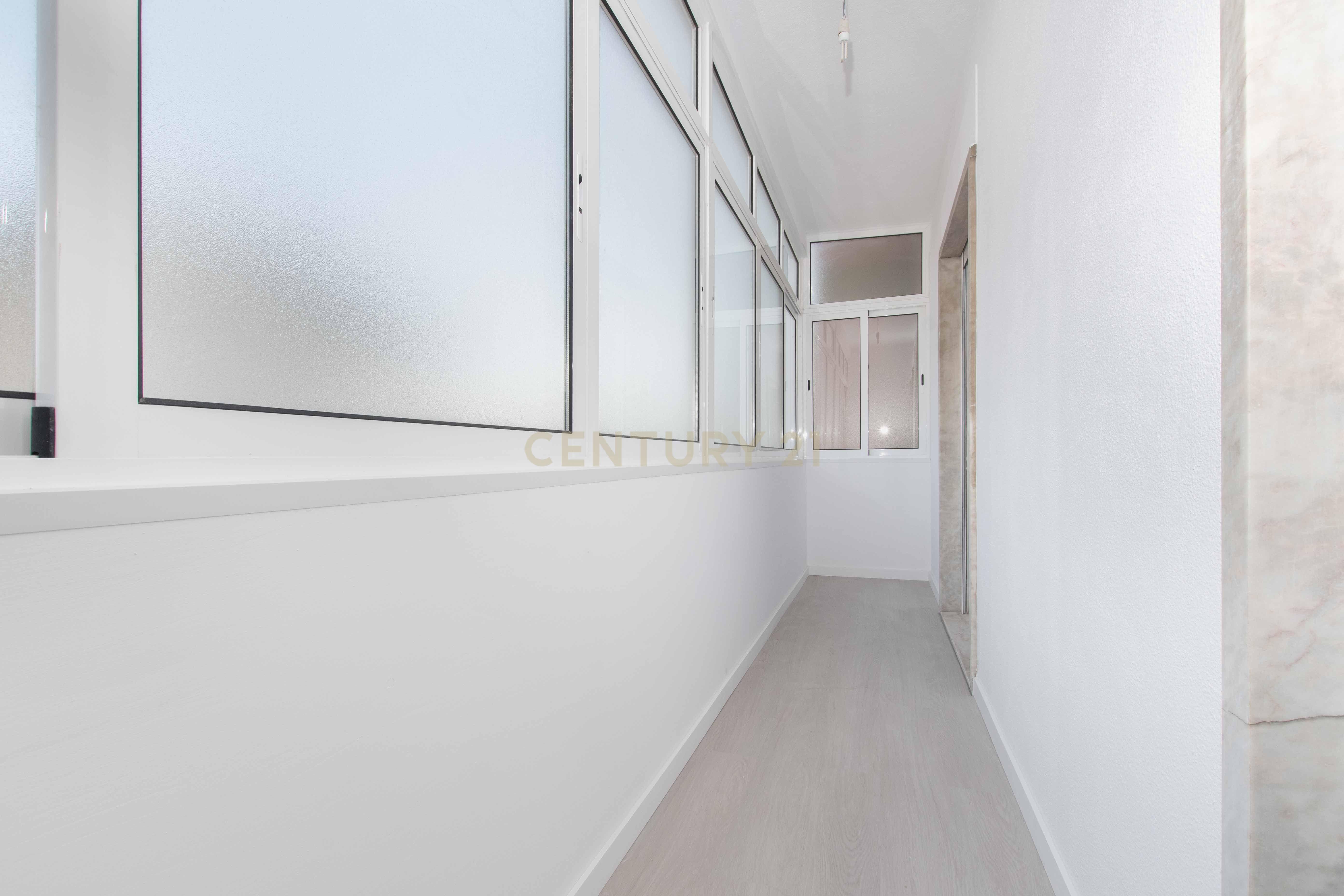 Fotografia 11 de Apartamento T2 Totalmente Remodelado | Odivelas