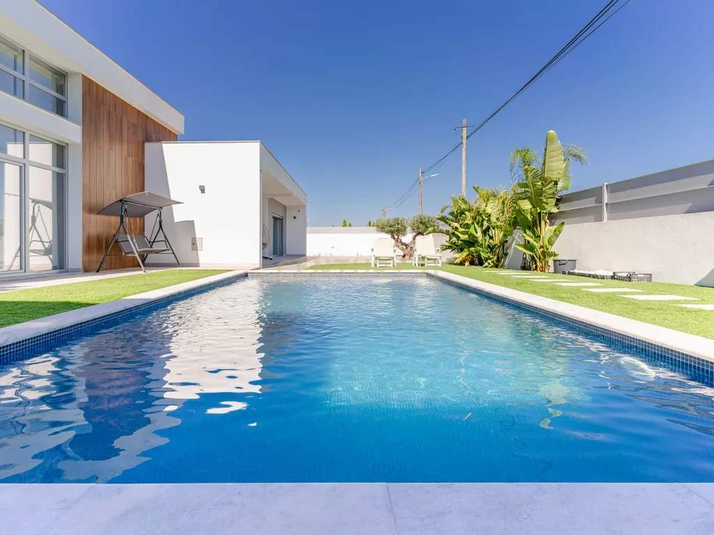 Moradia T4 Térrea de excelência com piscina e casa independente de 50m2 | Quinta da Marquesa - Image 58