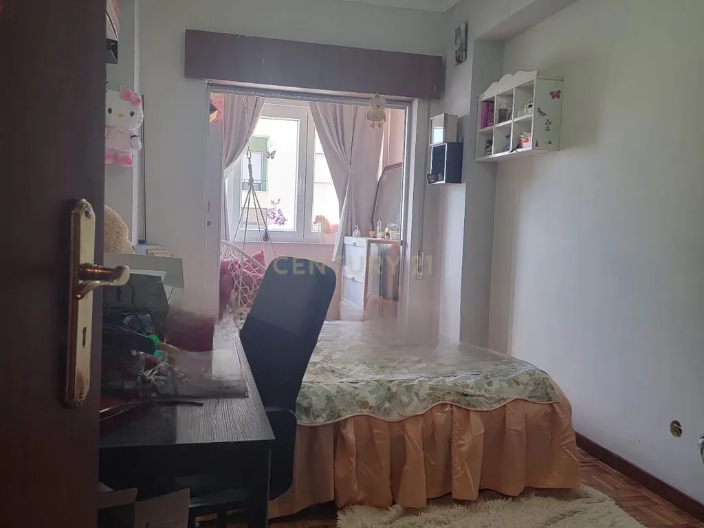 A 15 Minutos de Lisboa e das Praias: Descubra Este T3 com suíte e duas varandas em São Marcos - Image 5