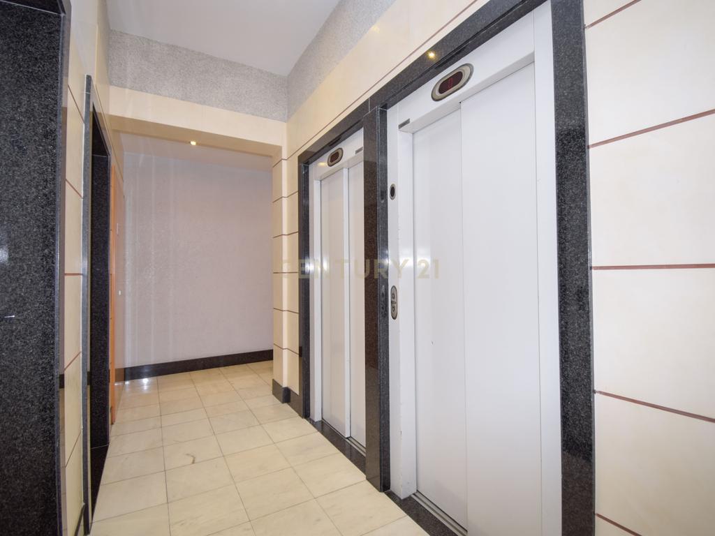 Apartamento T3 com Áreas Generosas e Vista Desafogada - Image 28