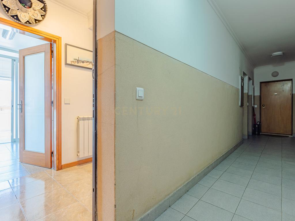 Apartamento T2 com terraço panorâmico – Rio Tinto - Image 26