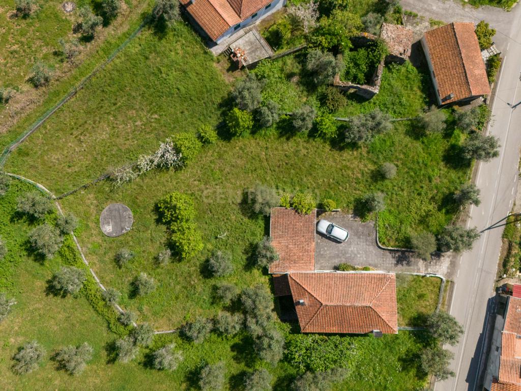 Moradia c/ Terreno e Garagem na Chapinheira - Image 19