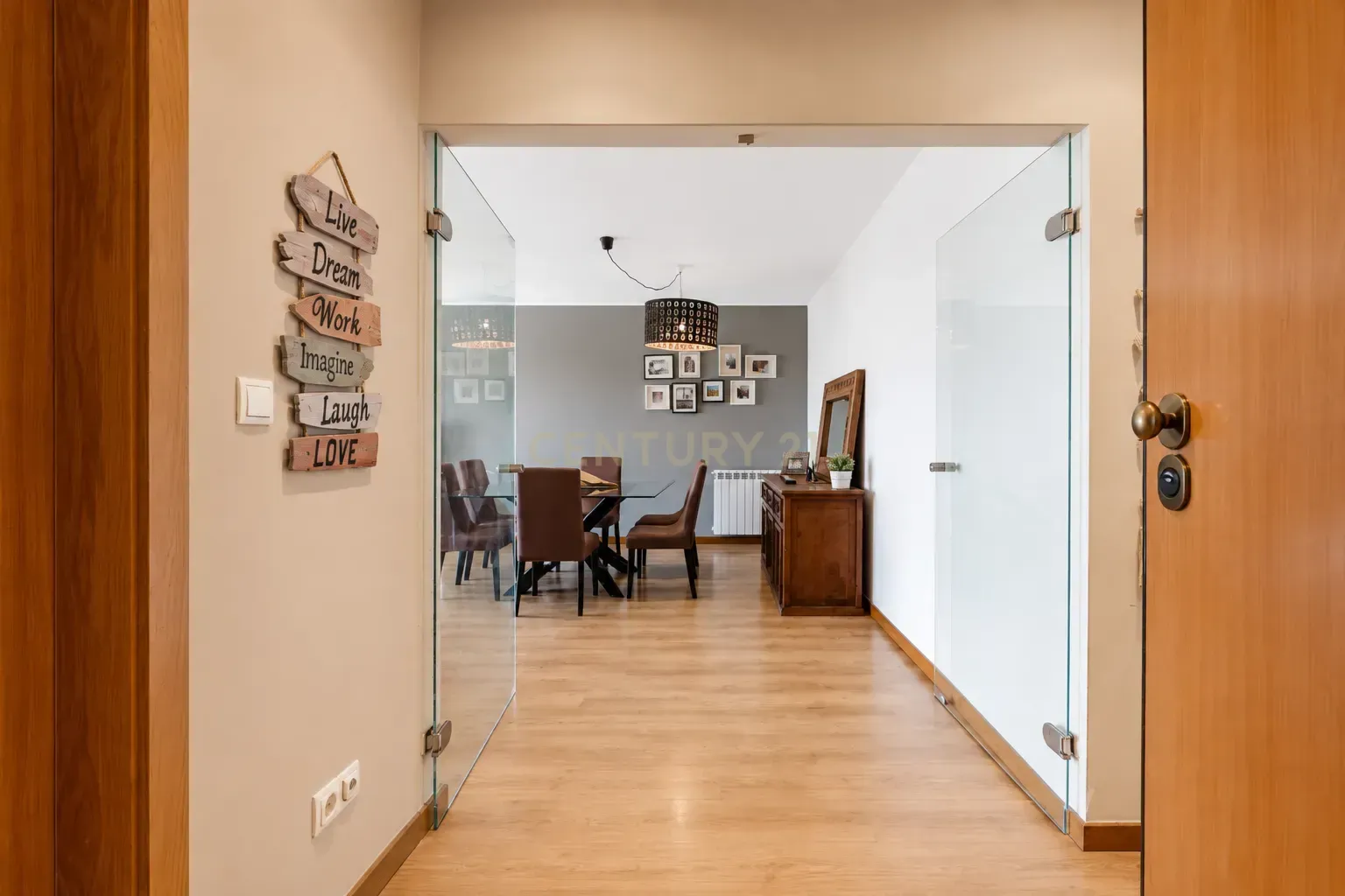 Fotografia 5 de T3 Exclusivo com 161 m², Vista Mar e Potencial para Duplex | Quinta de Santa Teresa