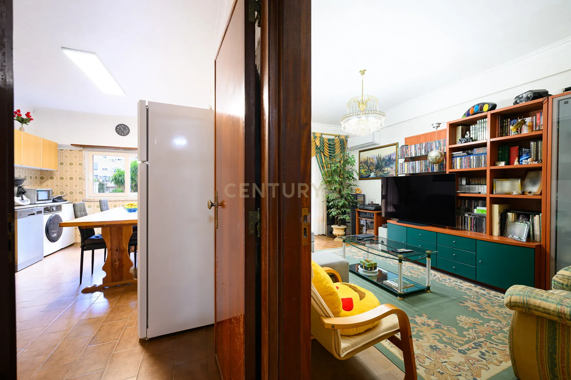 Fotografia 5 de Apartamento T2 em Mina de Água, Amadora