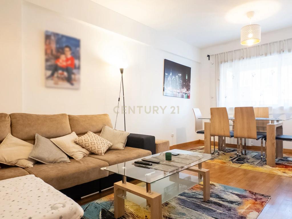 Apartamento T2+1 com terraço, Matosinhos - Image 1