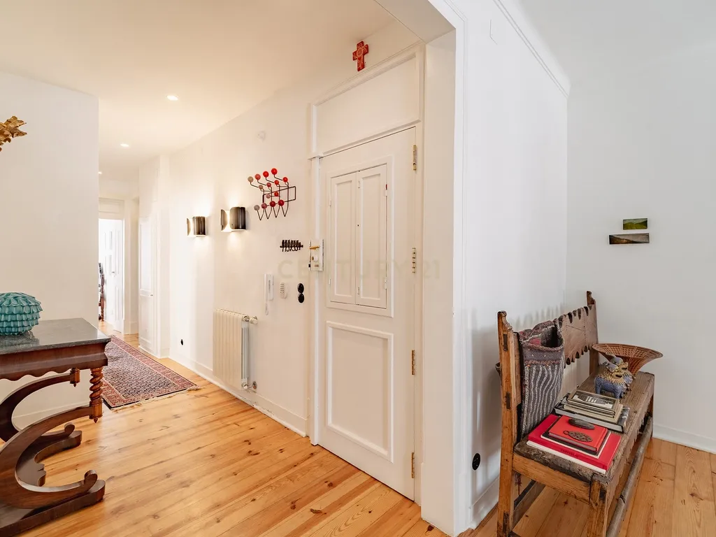 APARTAMENTO DE LUXO NA RUA DE SÃO BENTO — 188 m² | PRÍNCIPE REAL · ESTRELA - Image 12