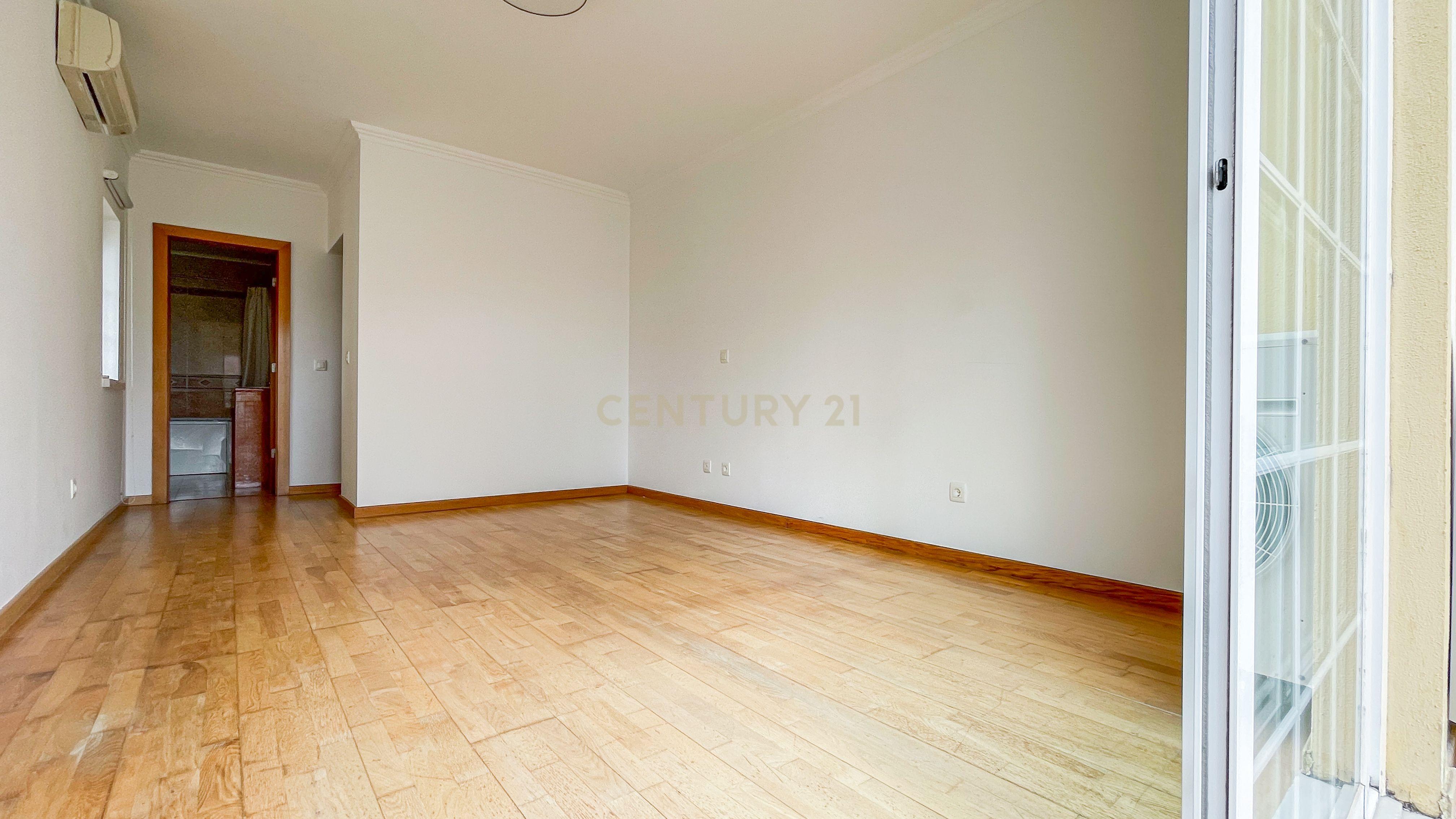 Apartamento T4 Duplex Quinta da Beloura - Image 25