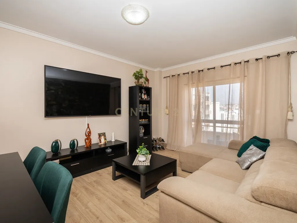 Apartamento T2 - Feijó com varanda - Image 4