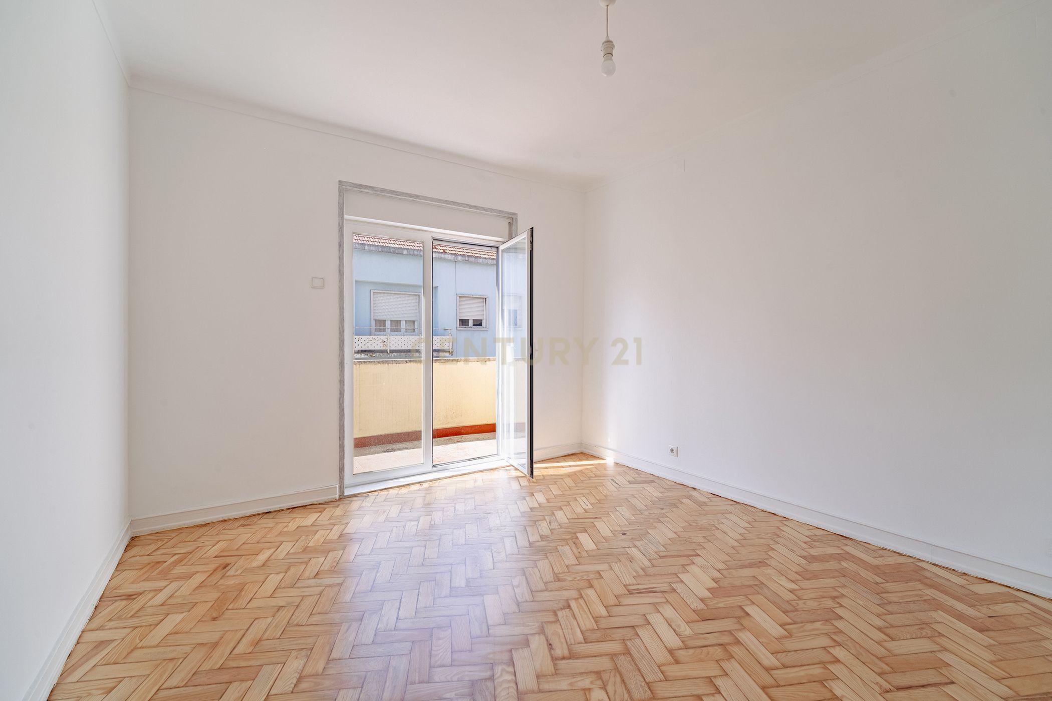 Fotografia 9 de T3 Duplex com Terraço  — Campo de Ourique