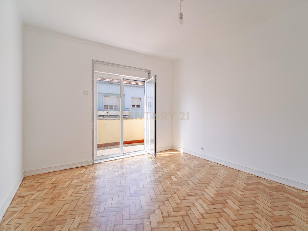 T3 Duplex com Terraço — Campo de Ourique - Image 9