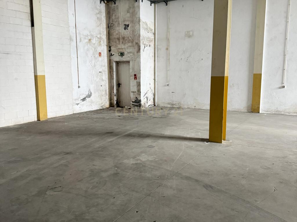 Armazém de 1.000 m² | 2 Pisos | Elevado Potencial de Rentabilidade - Image 6