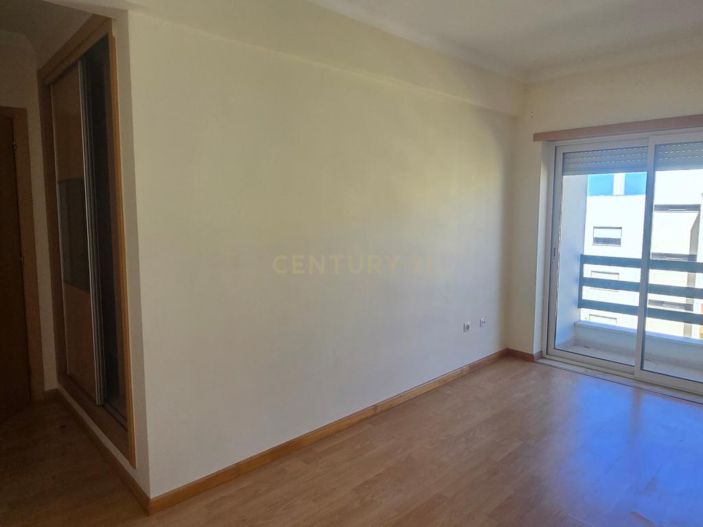 Apartamento T3 com suite e estacionamento | Fidalguinhos, Barreiro - Image 7