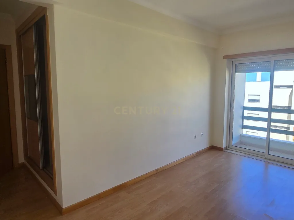 Apartamento T3 com suite e estacionamento | Fidalguinhos, Barreiro - Image 7