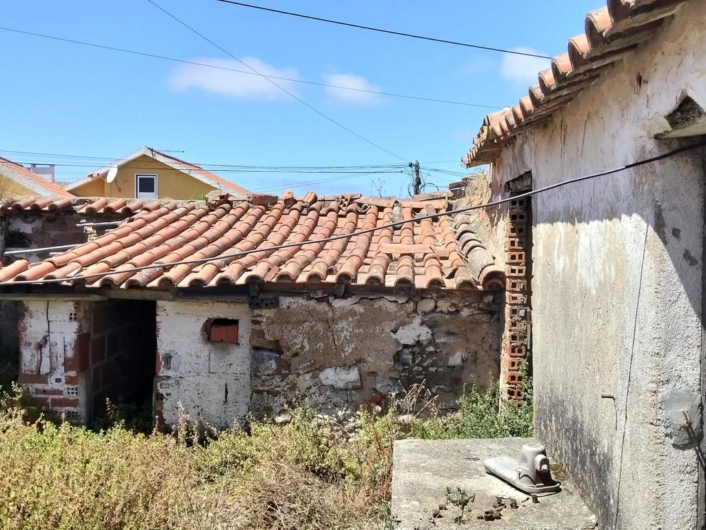 Terreno Urbano para Construção com 190 m² e Projeto Aprovado para Moradia T2 Térrea – São Pedro da Cadeira - Image 10