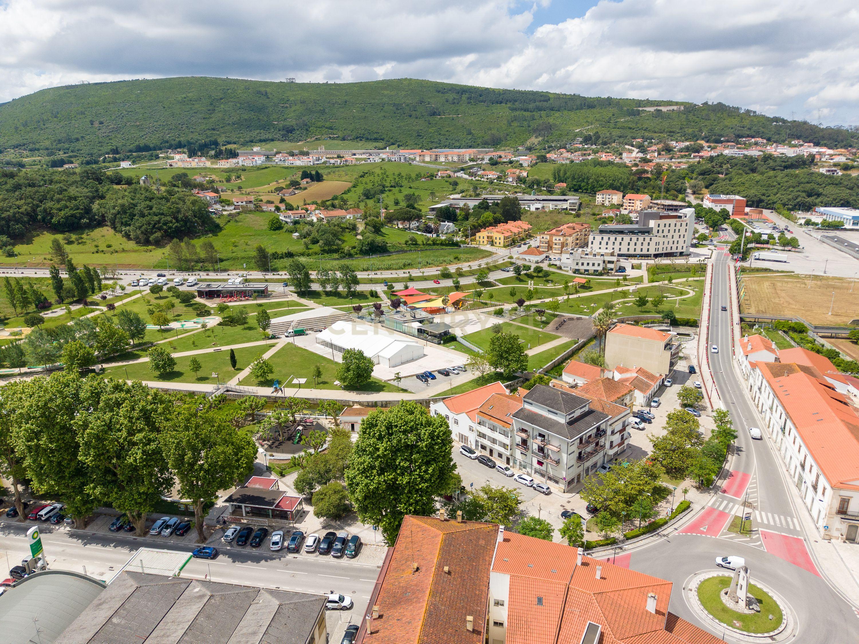 Fotografia 3 de Excelente apartamento T2 no jardim de Porto de Mós!