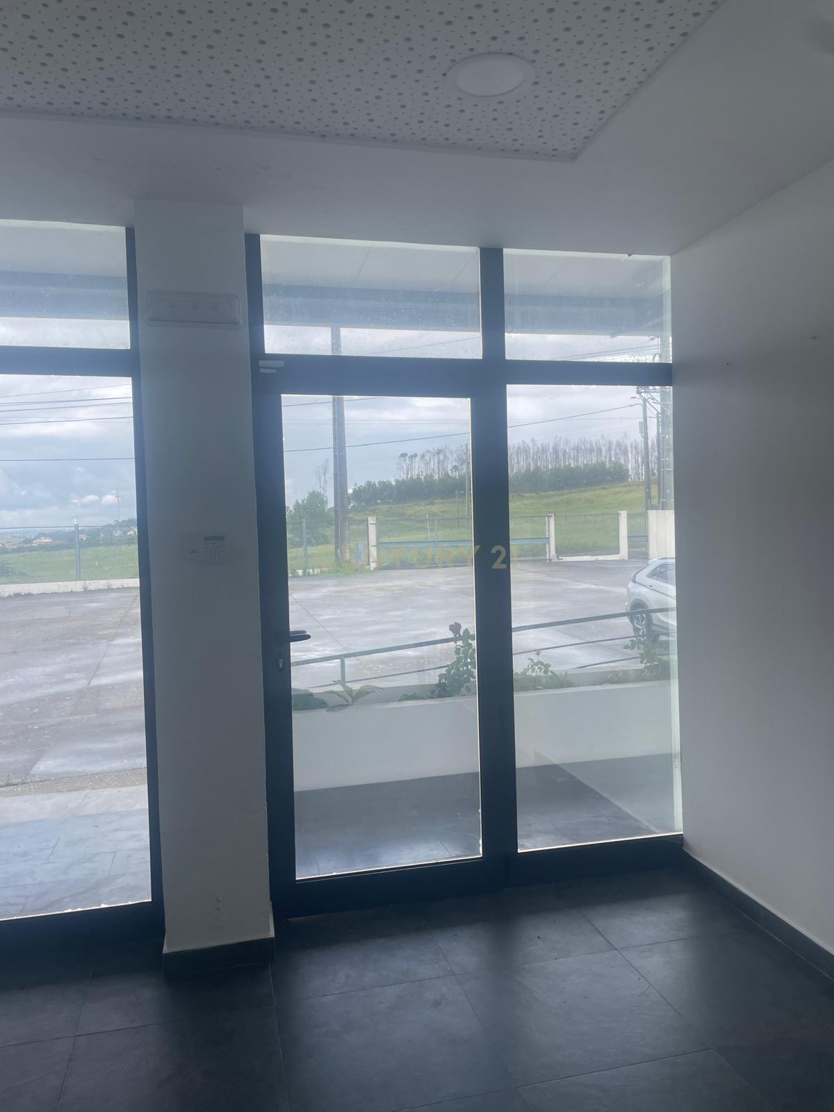 Fotografia 4 de Centro Logístico e Industrial Renovado | 1.294 m² | Câmaras de Frio e Congelação | Sobral de Monte Agraço