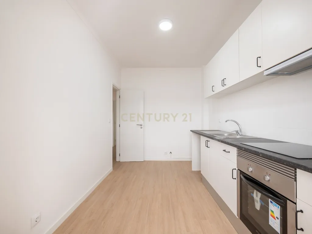 Apartamento para venda na rua de aveiro - 3 Quartos e 3 WC - Image 2