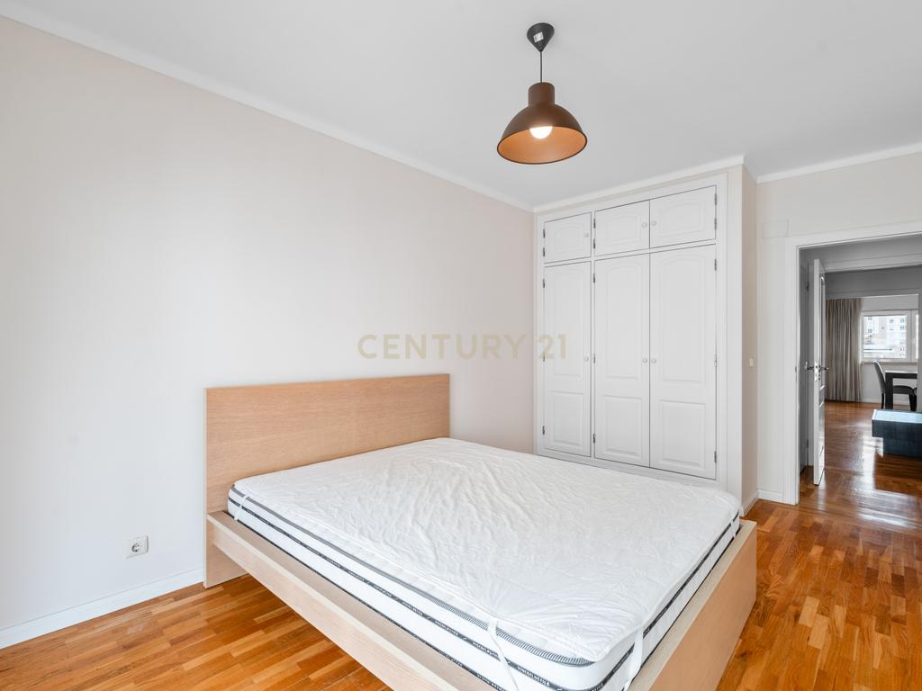 T3 para arrendamento em Linda-a-Velha - Image 17