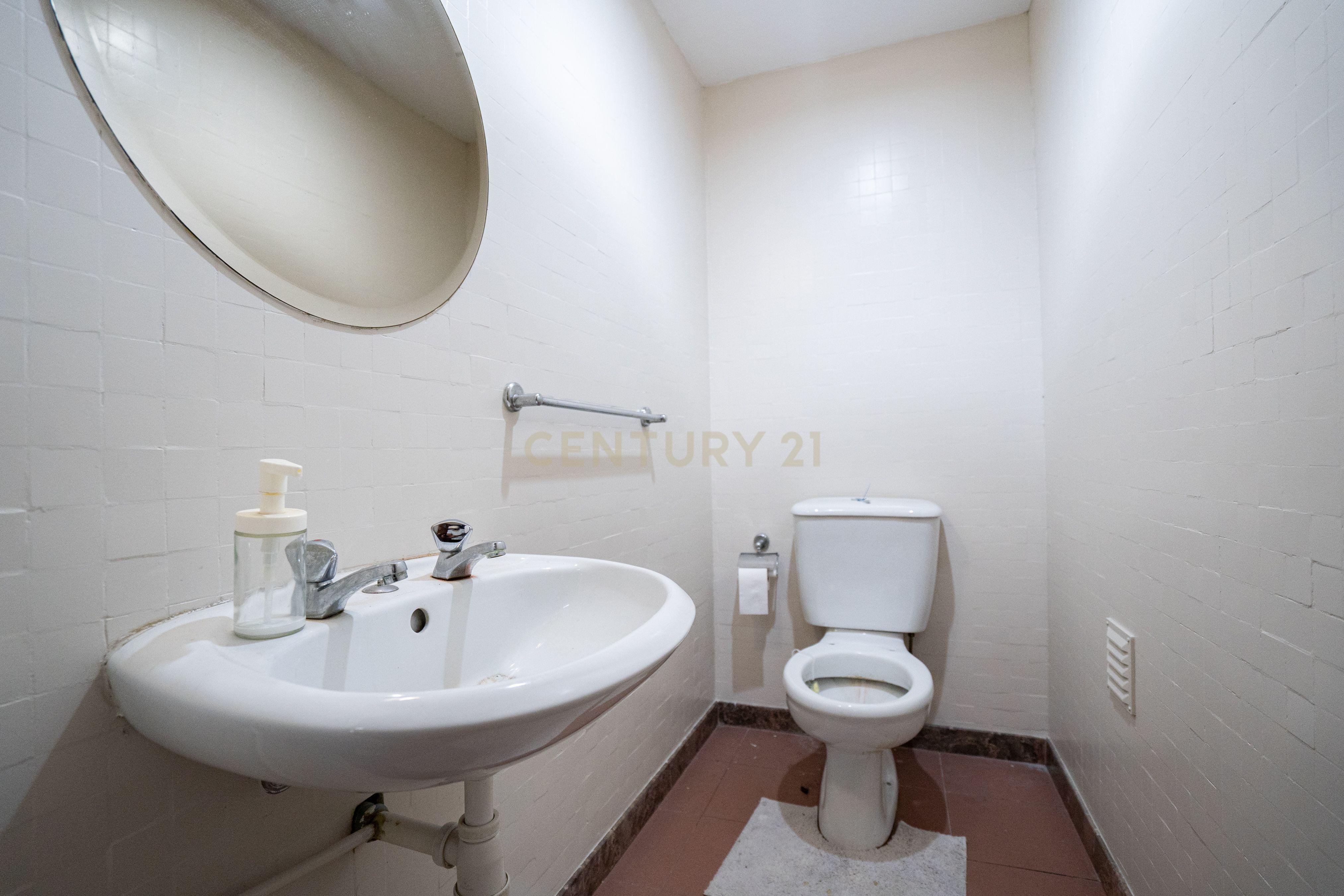 Fotografia 9 de Loja Espaçosa em Avenidas Novas, Lisboa - 180m²
