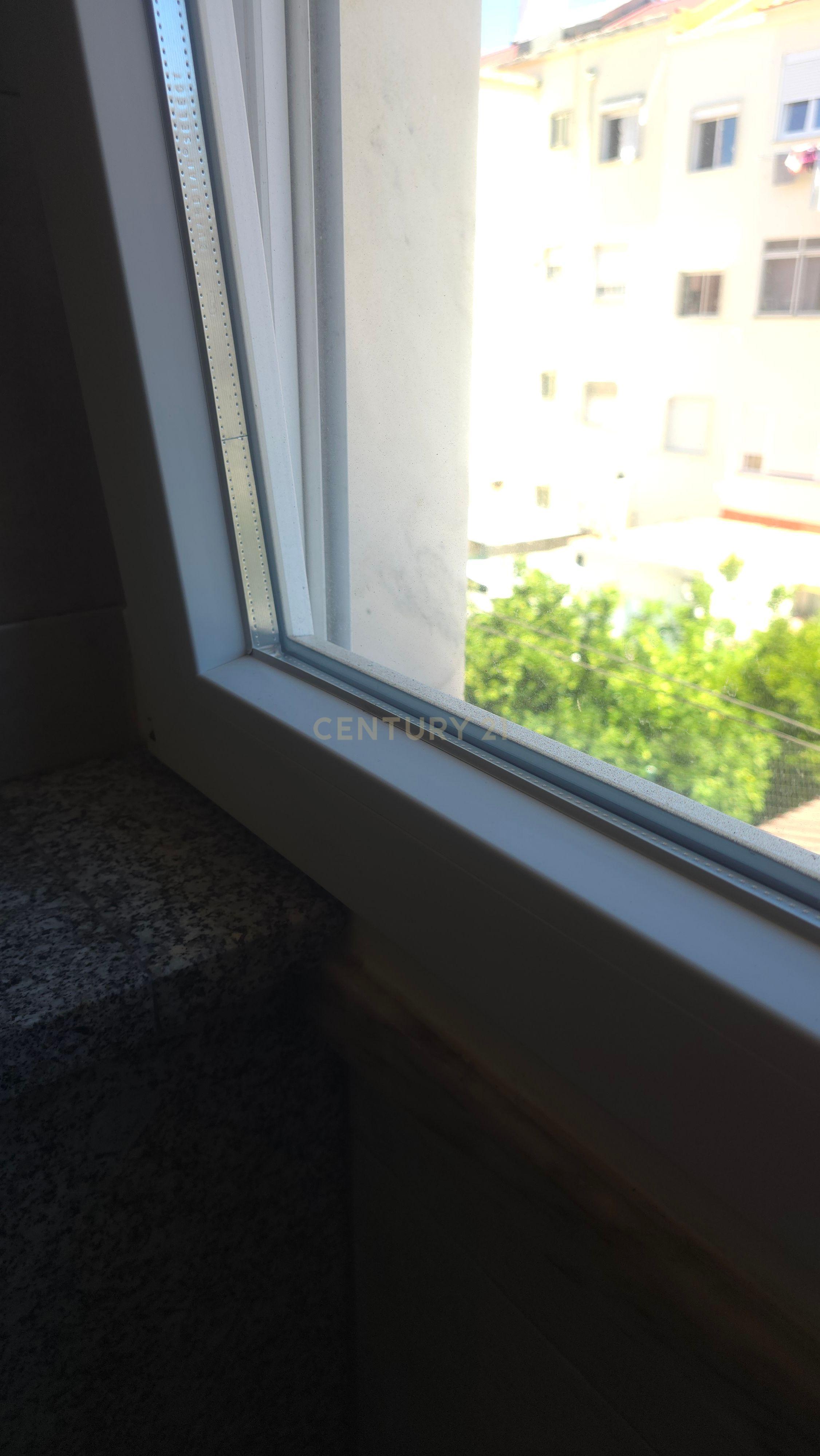 Fotografia 8 de Apartamento T2 em Odivelas - Zona central
