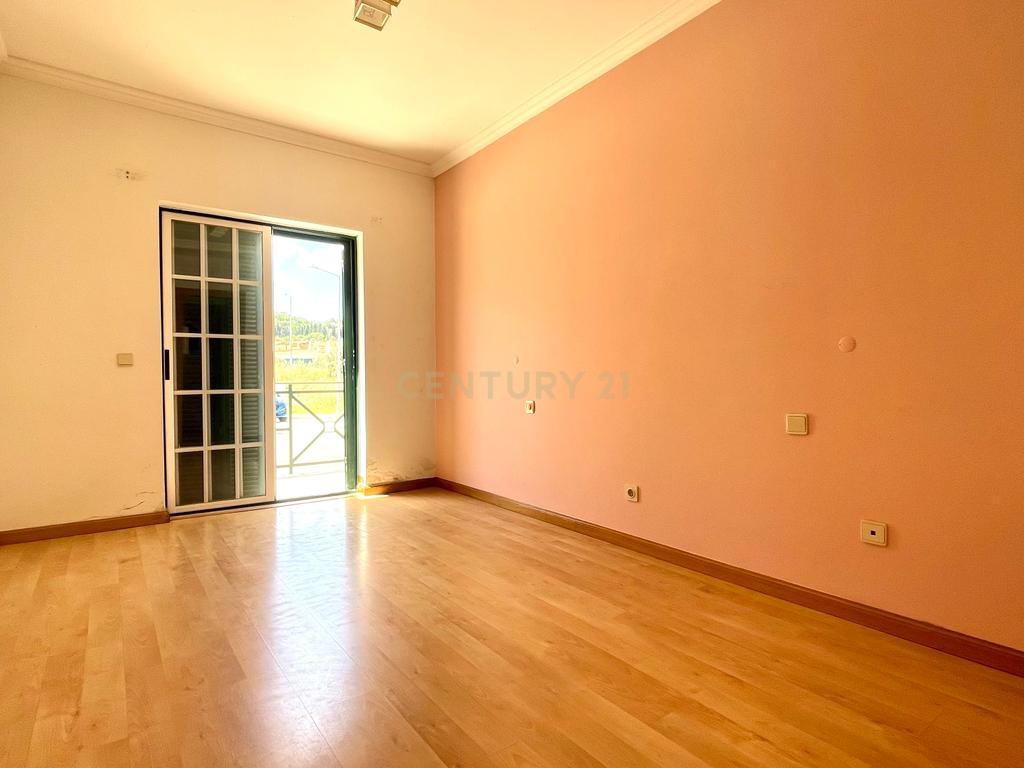 Apartamento T2, com Duas Varandas e Arrecadação, em Aires, Palmela - Image 13