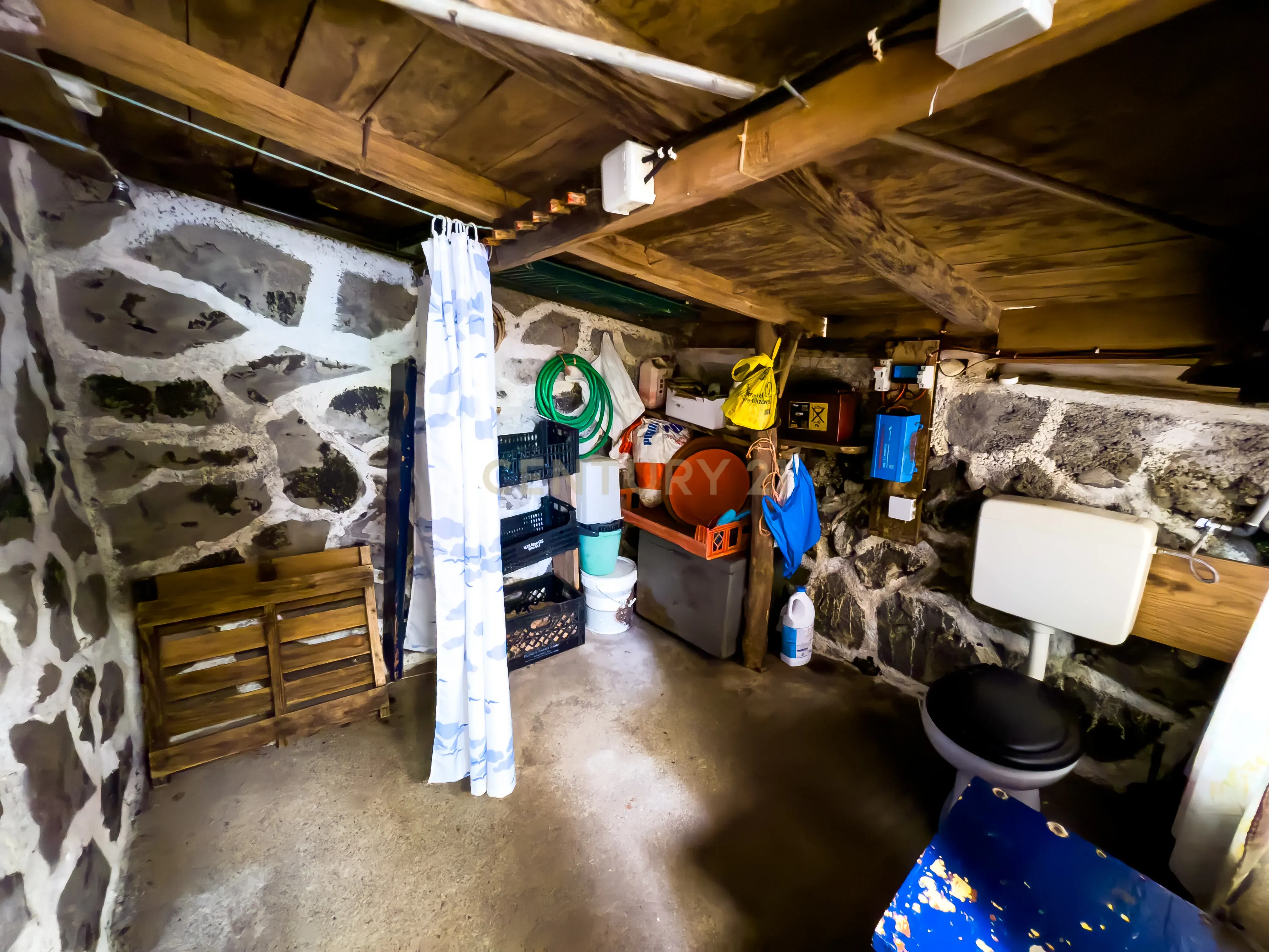 Imóvel Histórico na Fajã do Araújo – Uma das Casas Mais Antigas do Nordeste - Image 12