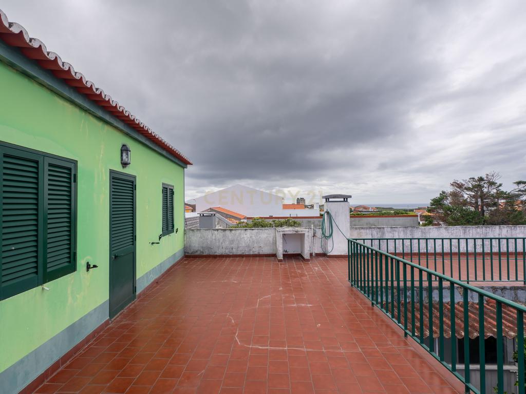 🏡 T3 com garagem na Ribeirinha – Ribeira Grande - Image 20